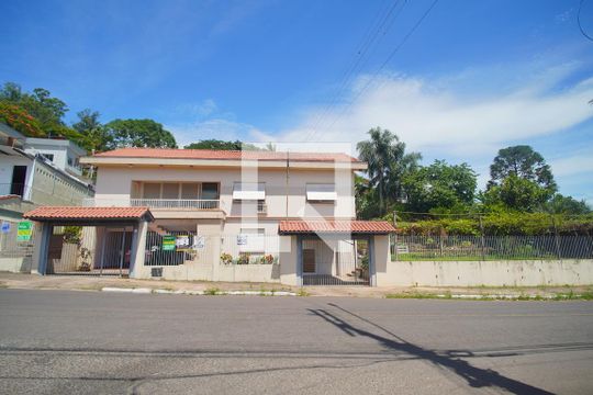 Fachada de casa à venda com 4 quartos, 300m² em Primavera, Novo Hamburgo