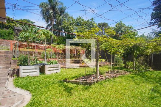 Quintal de casa à venda com 4 quartos, 300m² em Primavera, Novo Hamburgo