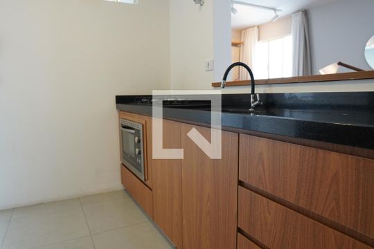 Cozinha de apartamento para alugar com 2 quartos, 84m² em Consolação, São Paulo