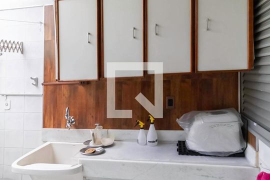 Área de serviço de casa à venda com 3 quartos, 232m² em Alípio de Melo, Belo Horizonte