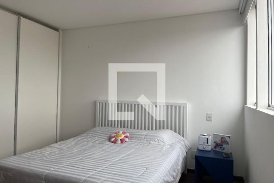 Suíte 1 de apartamento à venda com 2 quartos, 126m² em Vila Ipojuca, São Paulo