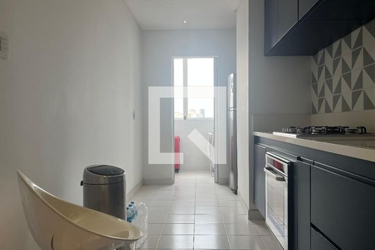 Cozinha de apartamento à venda com 2 quartos, 126m² em Vila Ipojuca, São Paulo
