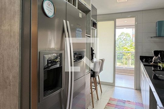 Cozinha de apartamento à venda com 3 quartos, 136m² em Tamboré, Santana de Parnaíba