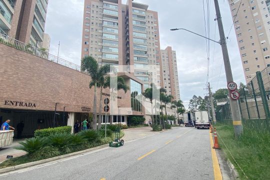 Fachada de apartamento à venda com 3 quartos, 136m² em Tamboré, Santana de Parnaíba
