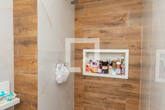 Banheiro Social de apartamento à venda com 2 quartos, 65m² em Centro, Diadema