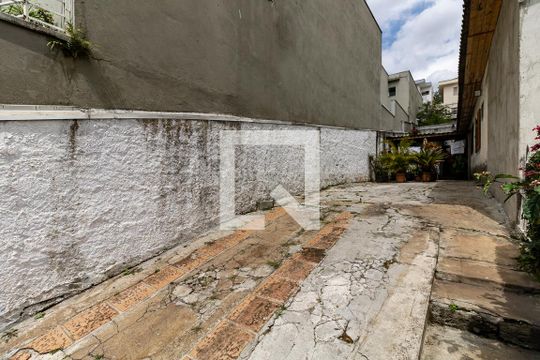 Garagem de casa à venda com 3 quartos, 504m² em Vila Moinho Velho, São Paulo