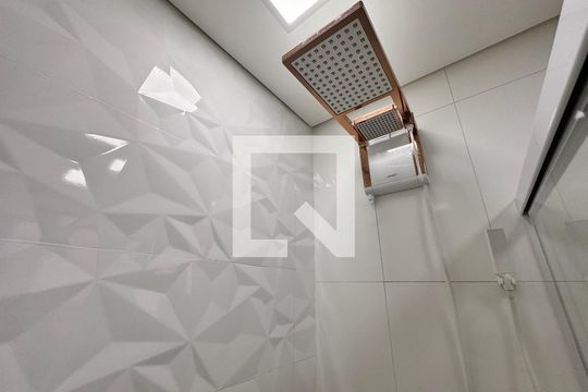 Banheiro de casa à venda com 2 quartos, 90m² em Campestre, Santo André