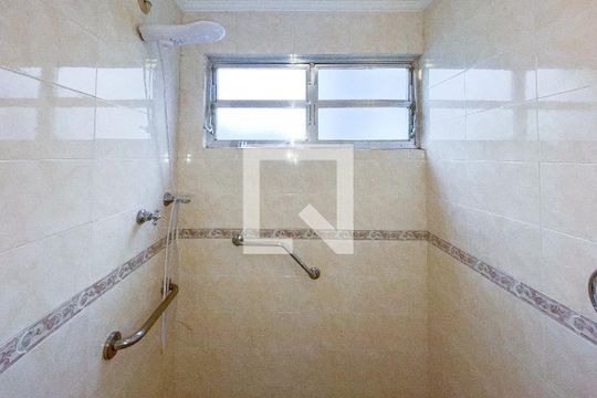 Banheiro de apartamento à venda com 1 quarto, 51m² em Sumarezinho, São Paulo