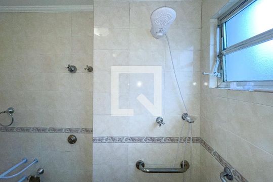 Banheiro de apartamento à venda com 1 quarto, 51m² em Sumarezinho, São Paulo