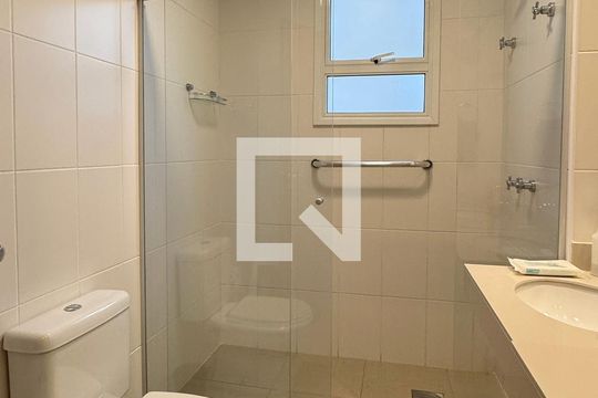 Banheiro da Suíte 1 de apartamento para alugar com 3 quartos, 156m² em Tamboré, Santana de Parnaíba