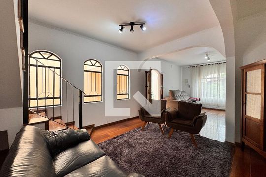 Sala de casa à venda com 4 quartos, 219m² em Jardim Stella, Santo André