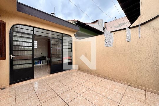 Área de Serviço de casa à venda com 4 quartos, 219m² em Jardim Stella, Santo André