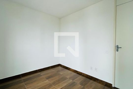 Quarto 2 de apartamento para alugar com 2 quartos, 42m² em Jardim Carvalho, Guarulhos