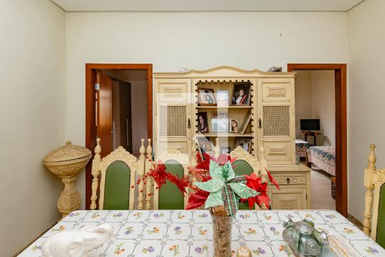 Sala 2 de casa à venda com 5 quartos, 280m² em Carlos Prates, Belo Horizonte