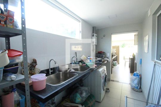 Área de serviço de casa de condomínio à venda com 4 quartos, 320m² em Taquara, Rio de Janeiro