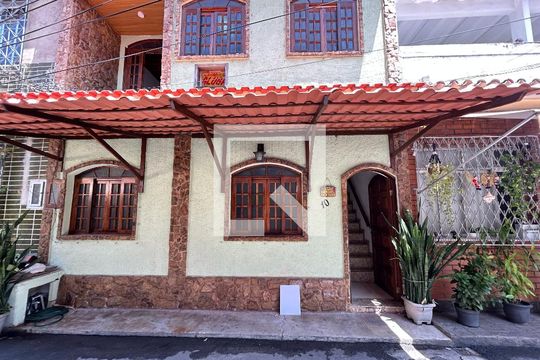 Fachada de casa para alugar com 3 quartos, 150m² em Madureira, Rio de Janeiro