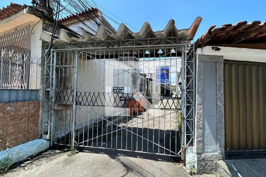 Entrada + plaquinha de casa para alugar com 3 quartos, 150m² em Madureira, Rio de Janeiro