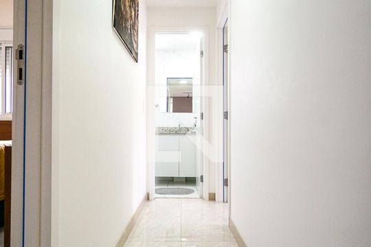 Corredor dos quartos de apartamento para alugar com 2 quartos, 65m² em Vila Gomes Cardim, São Paulo