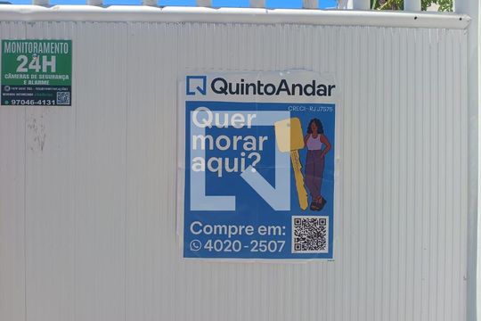 Plaquinha Instalada de apartamento para alugar com 3 quartos, 290m² em Recreio dos Bandeirantes, Rio de Janeiro
