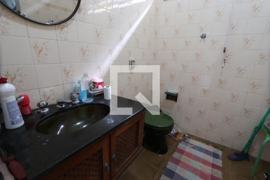 Banheiro de casa à venda com 2 quartos, 180m² em Vila Alpina, São Paulo