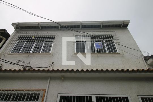 Placa de casa para alugar com 2 quartos, 85m² em Penha Circular, Rio de Janeiro