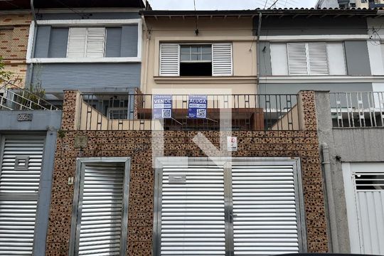 Fachada de casa à venda com 2 quartos, 120m² em Vila da Saúde, São Paulo