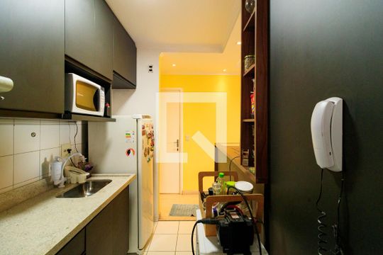 Cozinha de apartamento à venda com 3 quartos, 62m² em Vila Paiva, São Paulo