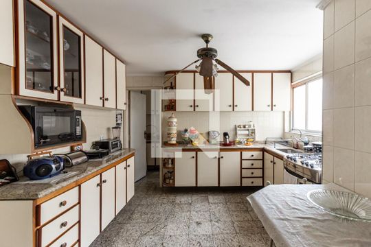 Cozinha de apartamento para alugar com 3 quartos, 350m² em Campos Elíseos, São Paulo