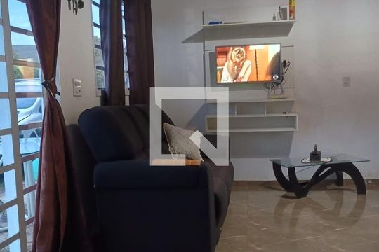 Sala de casa de condomínio à venda com 3 quartos, 130m² em Conjunto Agua Branca, Belo Horizonte