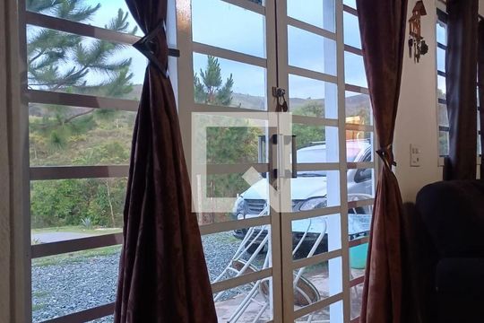 Sala de casa de condomínio à venda com 3 quartos, 130m² em Conjunto Agua Branca, Belo Horizonte