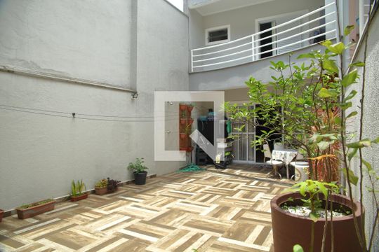 Quintal de casa à venda com 4 quartos, 195m² em Nova Petrópolis, São Bernardo do Campo