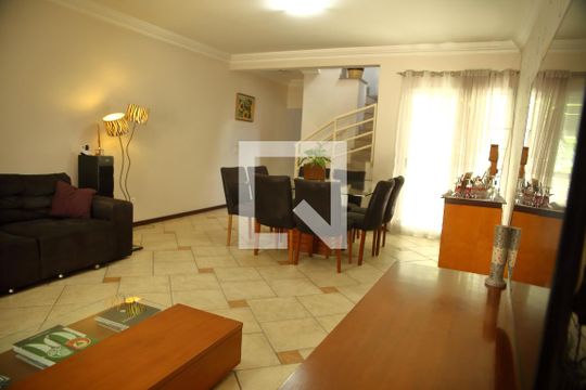 Sala de casa à venda com 4 quartos, 195m² em Nova Petrópolis, São Bernardo do Campo