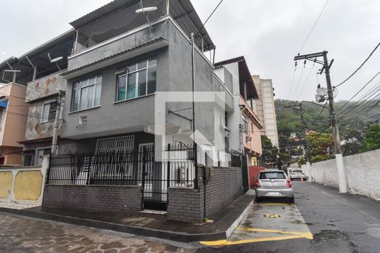 Fachada de casa de condomínio à venda com 4 quartos, 215m² em Santa Rosa, Niterói