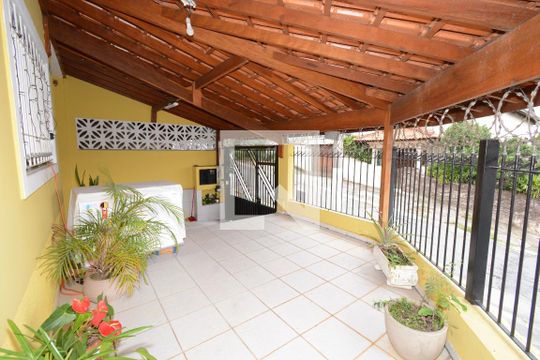 Quintal de casa à venda com 3 quartos, 115m² em Jardim Santa Cruz (campo Grande), São Paulo