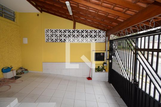 Garagem de casa à venda com 3 quartos, 115m² em Jardim Santa Cruz (campo Grande), São Paulo