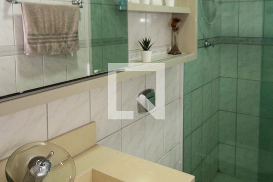 Banheiro de apartamento para alugar com 2 quartos, 58m² em Jardim Angela (zona Leste), São Paulo