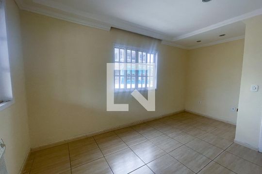 Quarto de casa para alugar com 2 quartos, 100m² em Vila São Luís, Duque de Caxias