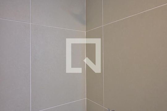Chuveiro do Banheiro de apartamento à venda com 2 quartos, 63m² em Vila Andrade, São Paulo