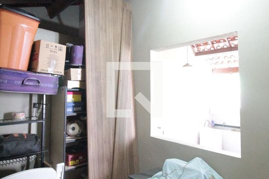 Quarto de Serviço de casa à venda com 3 quartos, 200m² em Guarani, Belo Horizonte