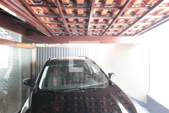 Garagem de casa à venda com 3 quartos, 200m² em Guarani, Belo Horizonte