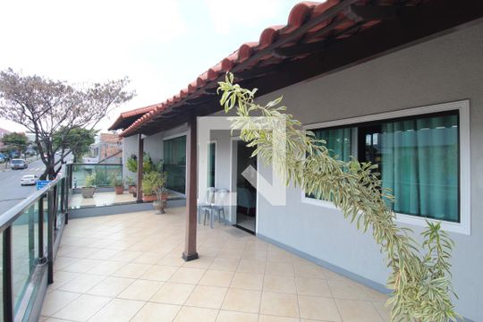 Varanda da Sala de casa à venda com 3 quartos, 200m² em Guarani, Belo Horizonte
