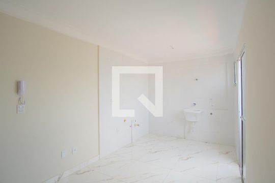 Sala e cozinha de apartamento para alugar com 1 quarto, 29m² em Penha de França, São Paulo