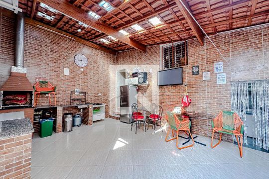 Área externa de casa à venda com 2 quartos, 120m² em Vila Monumento, São Paulo