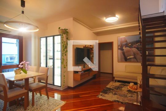 Apartamento para alugar com 3 quartos, 245m² em Vila Rosa, Novo Hamburgo