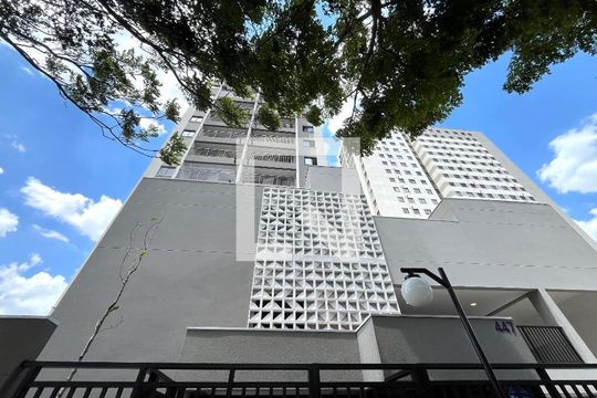 Fachada de apartamento para alugar com 2 quartos, 37m² em Vila Mira, São Paulo