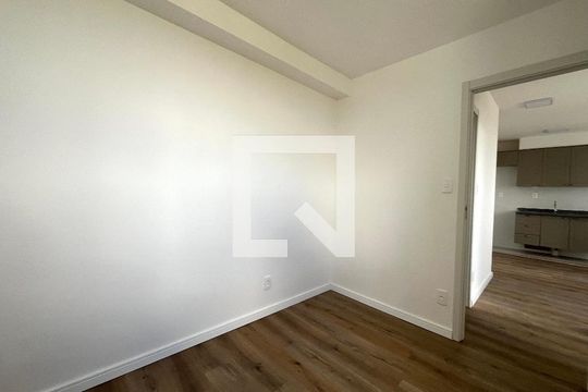 Quarto 1 de apartamento para alugar com 2 quartos, 37m² em Vila Mira, São Paulo