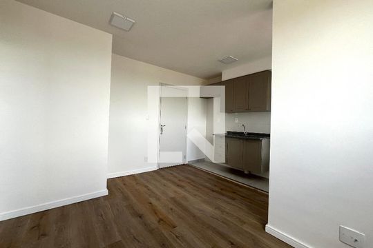 Sala de apartamento para alugar com 2 quartos, 37m² em Vila Mira, São Paulo