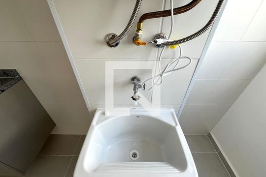 Área de Serviço de apartamento para alugar com 2 quartos, 37m² em Vila Mira, São Paulo