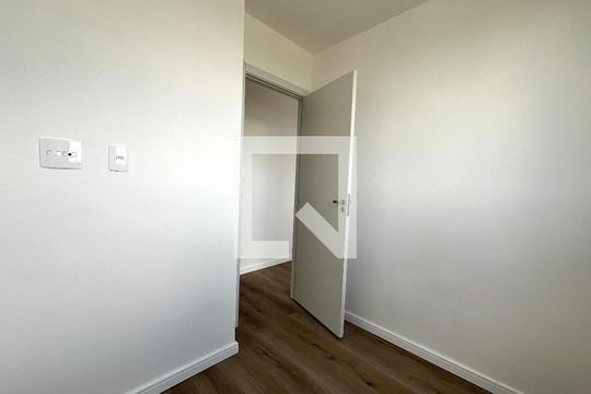 Quarto 2 de apartamento para alugar com 2 quartos, 37m² em Vila Mira, São Paulo