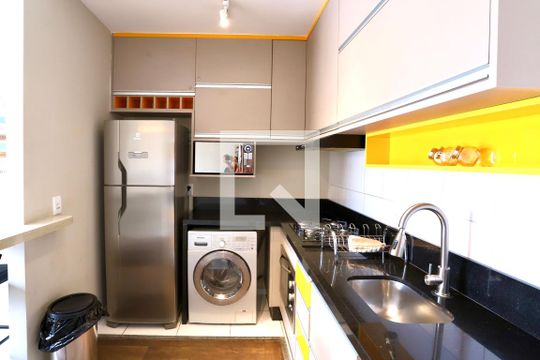 Cozinha de apartamento para alugar com 1 quarto, 33m² em Sé, São Paulo